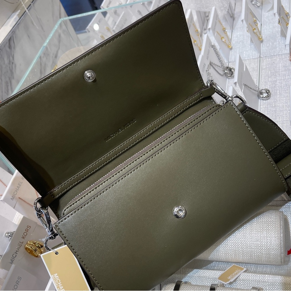 MICHAEL KORS Jet Set Large Ombré Signature Logo Crossbody Bag
Olive Multi 
NWT - Picture 14 of 16